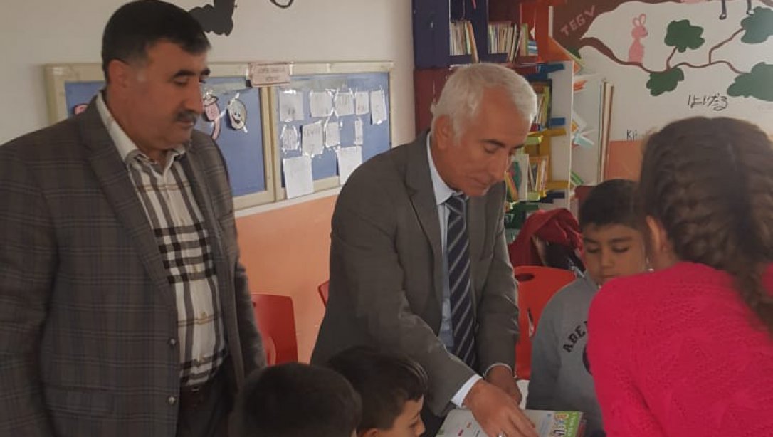 İlçe Milli Eğitim Müdürümüz  Murat ECER okul ziyaretlerinde bulundu.